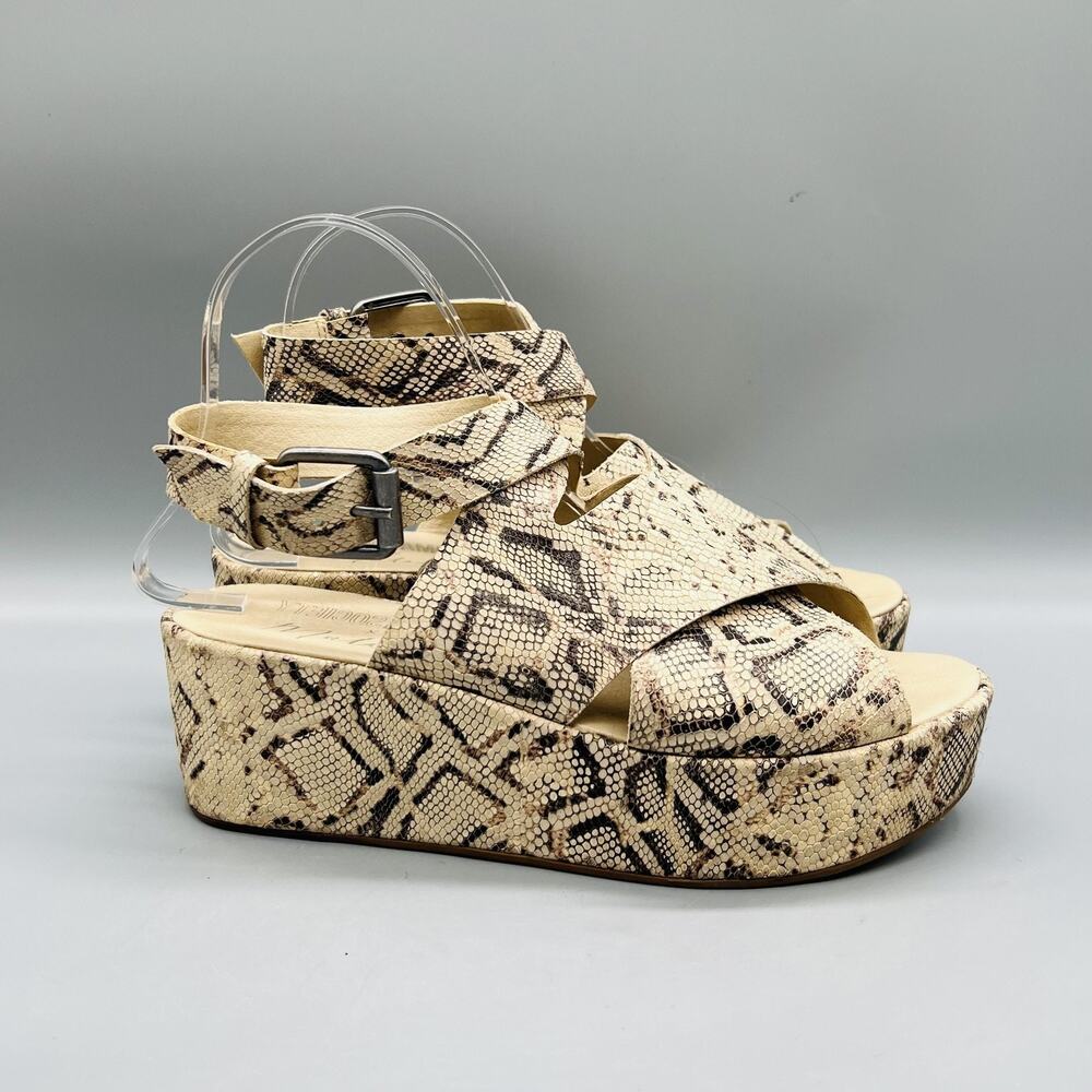 Amuse Society X Matisse Sandals Womens 8 Beige Leather Snake Print Wedge Shoes